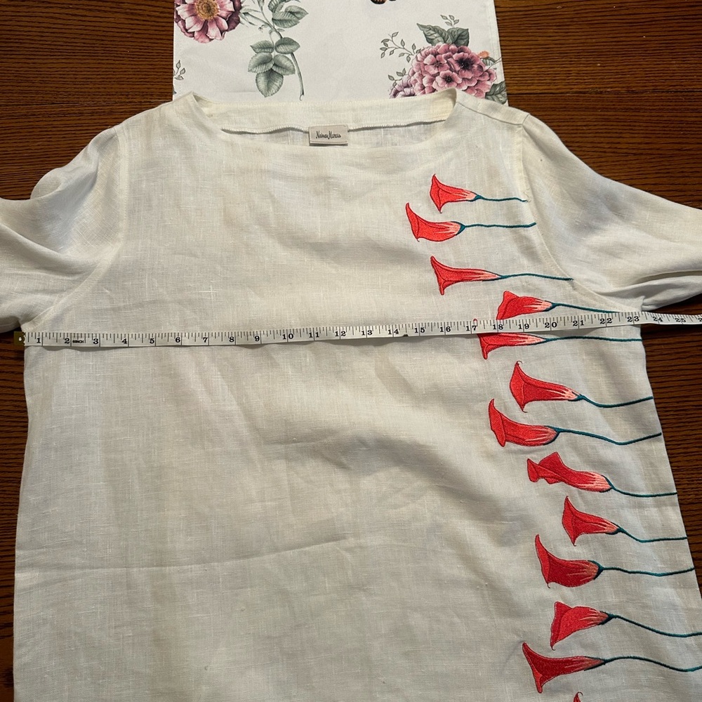 Neiman Marcus  top - Picture 5 of 6